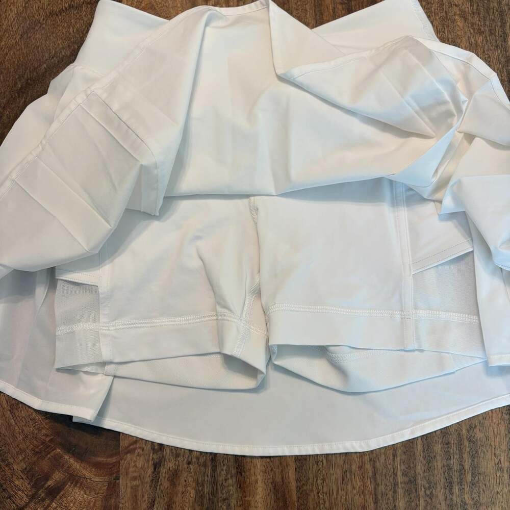 Lululemon Skort Womens 2 White Pleated Tennis Athletic Lined Stretch Shorts - Picture 3 of 8